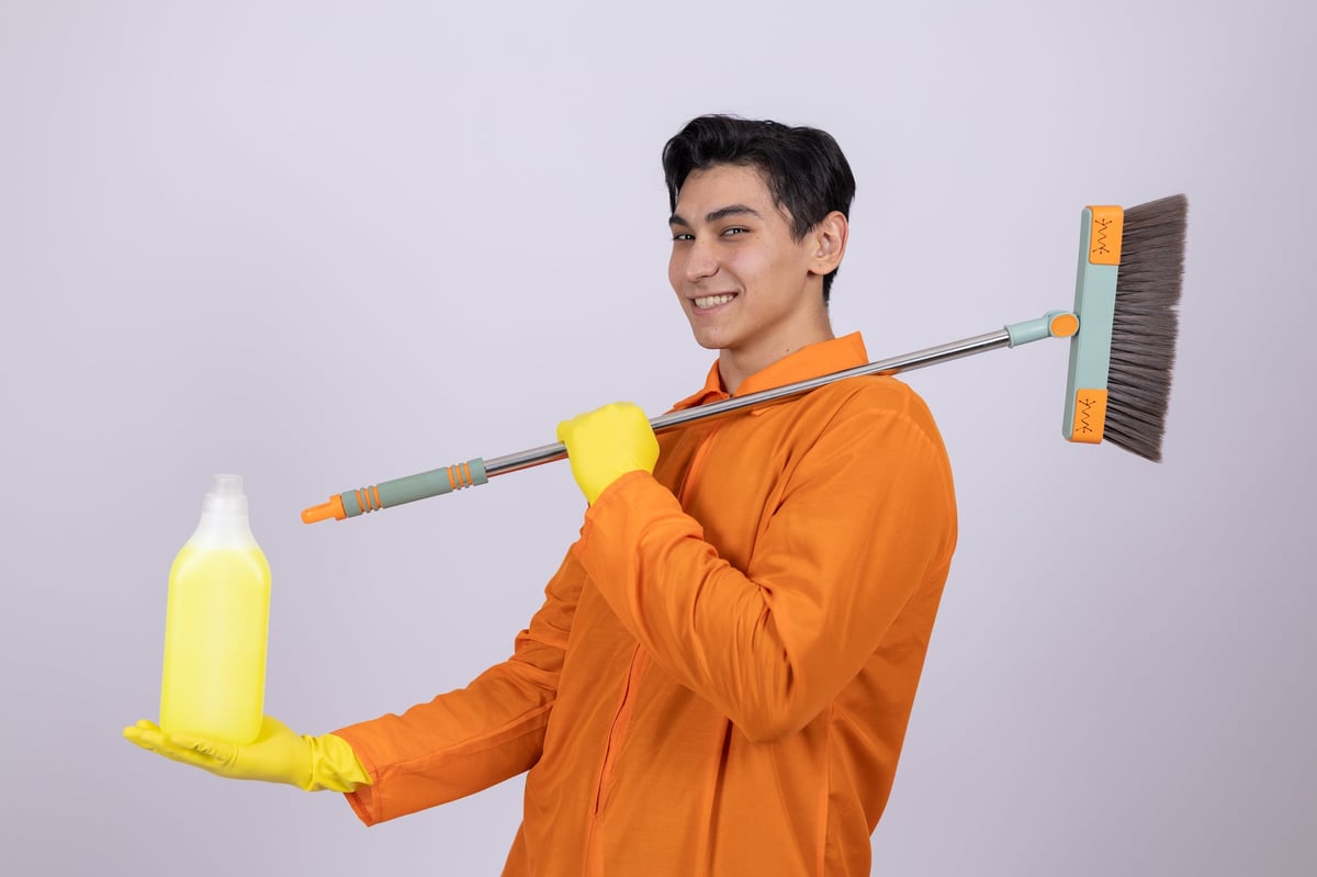 Preparación de insumos y producto químico para lavandería profesional